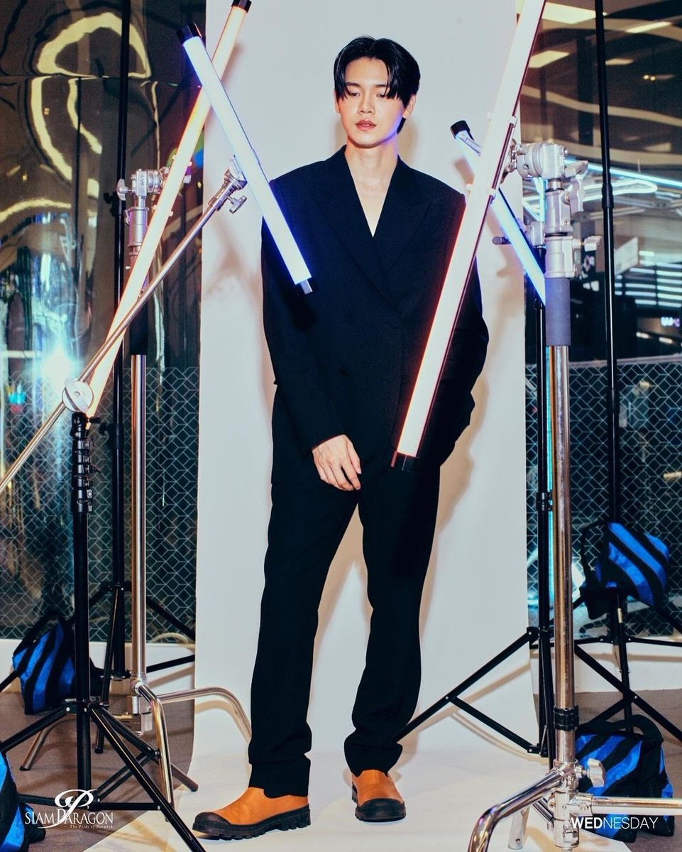 TheoryofYinWar's tweet photo. IG siamparagonshopping
วันนี้เฉลยแล้วที่แฟนๆ สงสัย “หยิ่น อานันท์ หว่อง” @yinyin_anw มาทำอะไรที่สยามพารากอน
#SiamParagon #WorldClassDestination #BeAmazed
#LOEWE #franckmuller
#SiamParagonxYinyinanw
#yinyin_anw #หยิ่นวอร์ https://t.co/NKuPQrTu2x