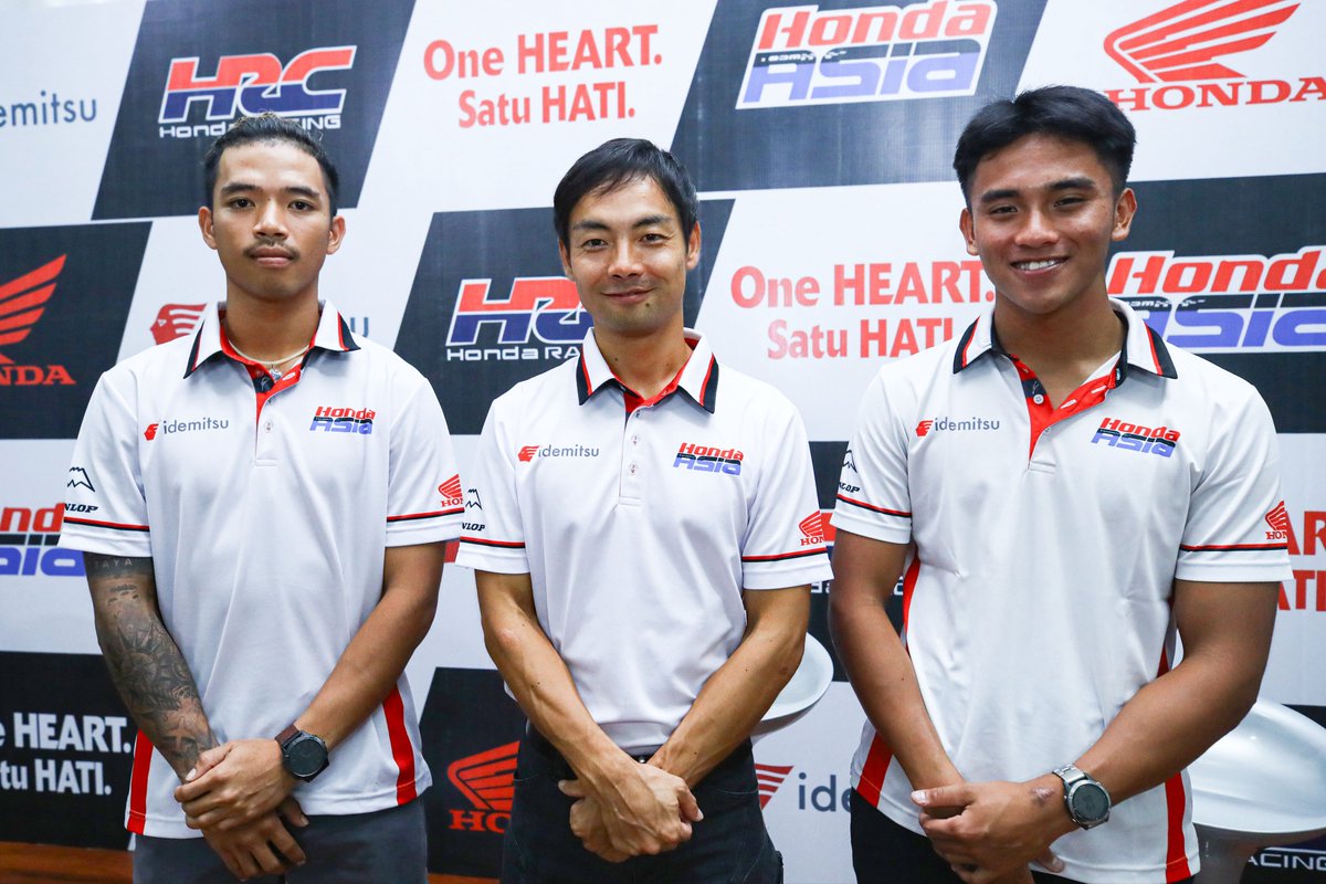 Honda has announced this Team's riders who will compete in #Moto2 the 2024 season. 

Somkiat Chantra will continue to represent the Team for the sixth season, with the Indonesian Mario Suryo Aji, who moves from Moto3 to Moto2 as a teammate.

Read more: bit.ly/3ZQFkxQ