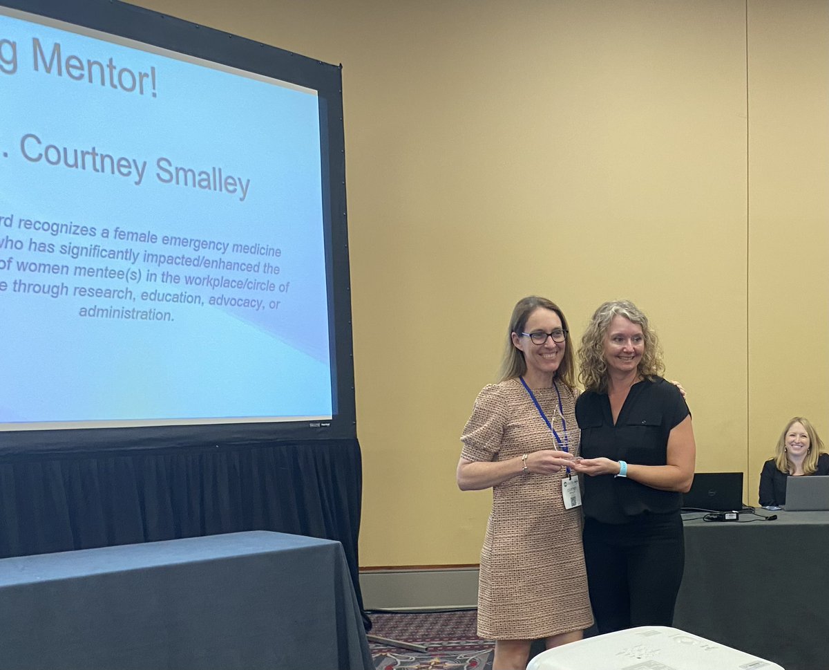 SmallsSono's tweet photo. I was so thrilled to receive the Mentor Award at @ACEPNow #ACEP23 for the @AAWEPSection! I have amazing mentors and hope to continue to pay it forward! Thank you to @BoushraMarina and @CLE_SonoB! #womenMD #sheMD #EM https://t.co/ZTdiKq7PNx