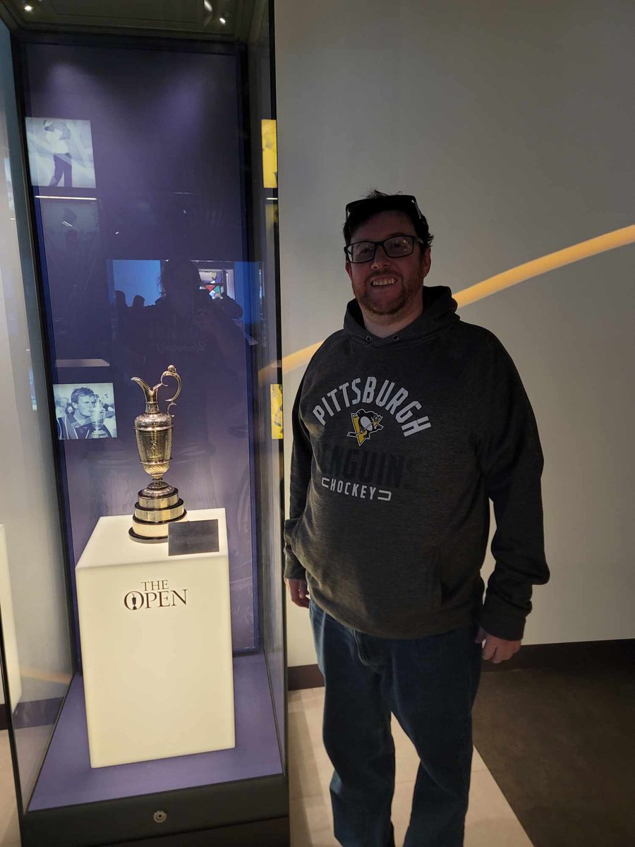 VixRyder's tweet photo. When I started streaming as a hobby, I never thought it would bring me to a place like this. Very thankful to have met the friends that I have that have enabled me to go on grand adventures. And yes, that is the real Claret Jug https://t.co/jWZJhEKAFY