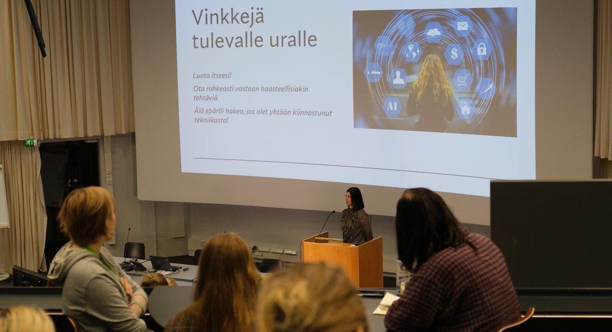 UniOulu's tweet photo. Tänään Oulun yliopistolla järjestettiin Shaking up Tech, jonka tarkoituksena on kannustaa nuoria naisia ja sukupuolivähemmistöihin kuuluvia hakeutumaan tekniikan aloille. Suomessa tekniikan ala on hyvin sukupuolittunut.
#UniOulu #tekniikka #ShakingupTech https://t.co/Ge5xRyLgoR