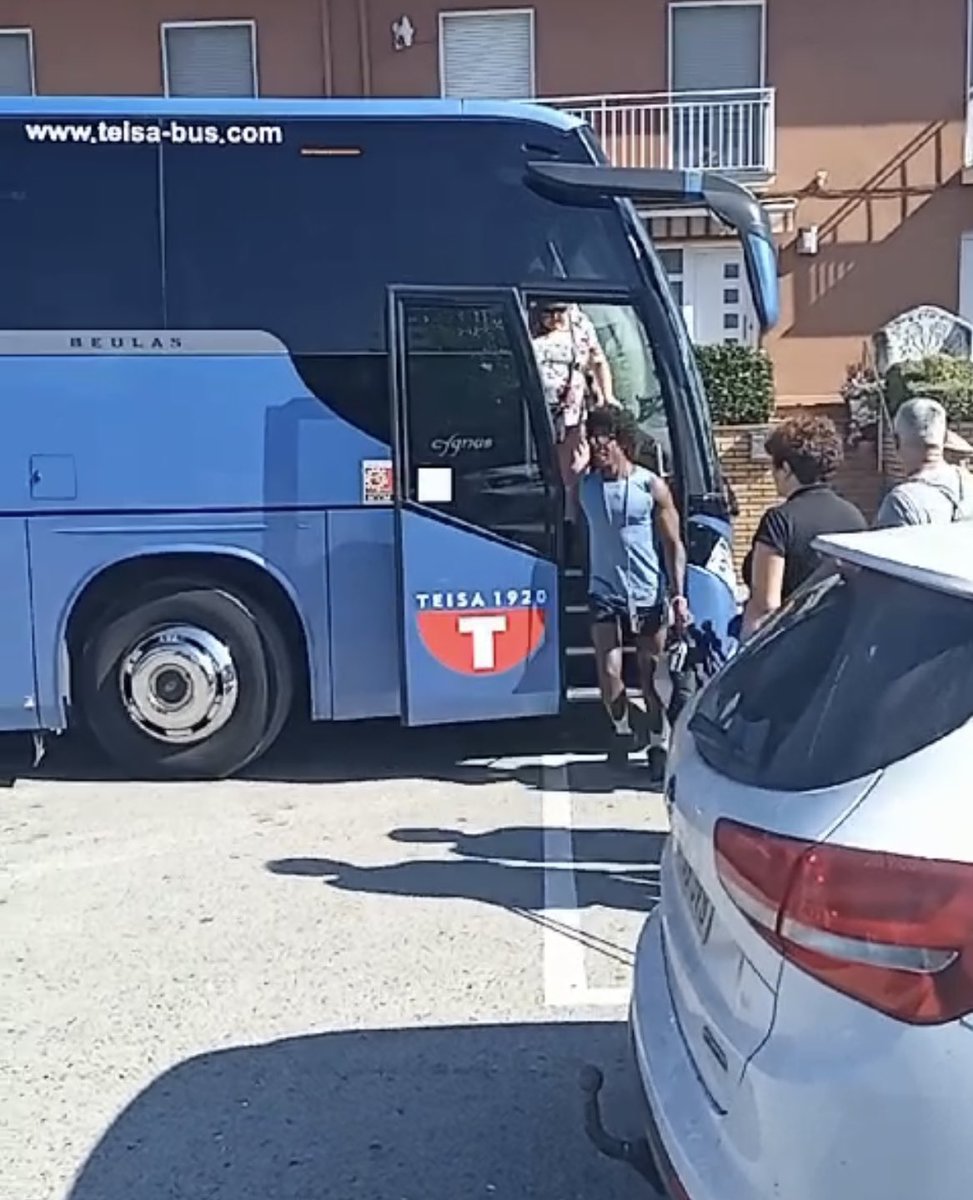 unitsxsantapau's tweet photo. Contents que cada dia més usuaris decideixin utilitzar el #Rumbus, un mitja de transport públic per visitar la zona central del Parc natural de la zona volcànica de la Garrotxa. #PNZVG.
Aquest és el camí, una mobiltat més i amable i respectuosa amb el territori.
@ajsantapau https://t.co/22Fmwk8Twh