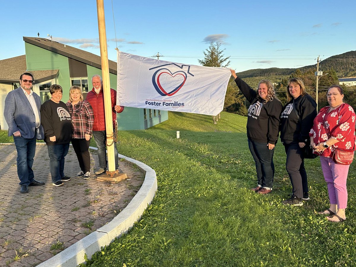 FosterFamilies's tweet photo. Thank you to the Town of Marystown and Garnish for signing the proclamation for Foster Families Month. @CSSD_GovNL @TownofMarystown @townofgarnish @JeffDwyerMHA https://t.co/aHFHduwUX5