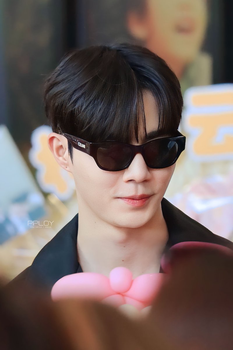 SirilukPts's tweet photo. นี่คือคนหล่อจริงๆ ไม่ได้หล่อเล่นๆ 

@zee_pruk 
#ZeeNuNew #ZeePruk https://t.co/AnJAs9VXGK