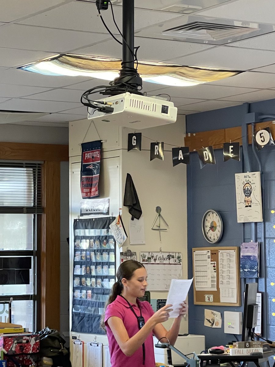 KarenDent3rd's tweet photo. Lely leader teaching our Leader in Me lesson for today ⁦@LelyLionsRoar⁩ ⁦@Mrs_EHall⁩ #leaderinme #ccpssuccess https://t.co/Bz6LixCXmz