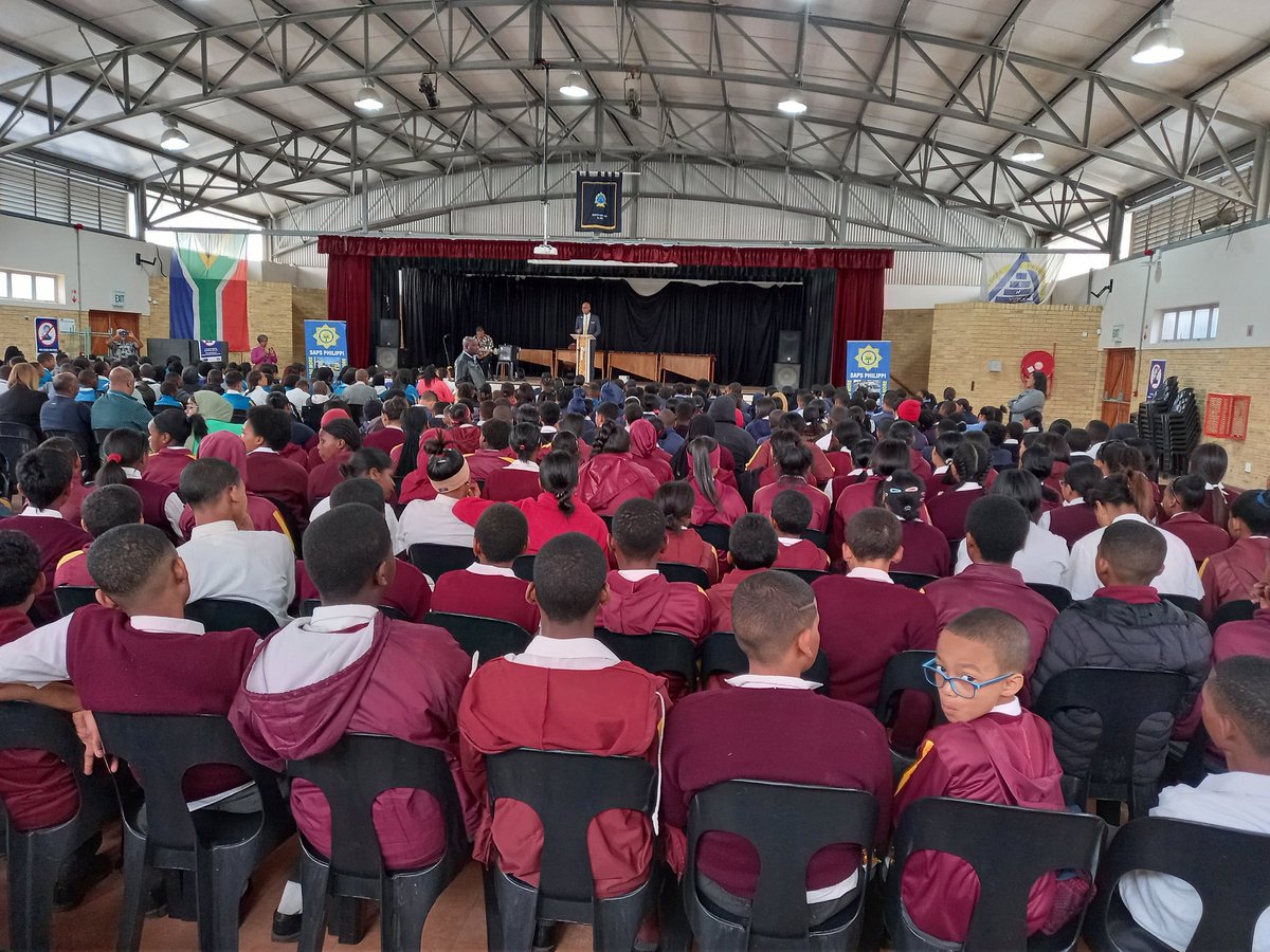 ITeladia1's tweet photo. #Life Orientation #Presented at a Career Expo for Senior Phase learners #Mountview HS in Hanover Park #Excellent presenters #Informative @DavidMaynier @DBE_SA @geordinhl @WCED_Districts @WCEDnews @teachingconnect @NaptosaC @NoorRichard @UrbanLo @SalieA_ https://t.co/qpXBcQ53sI