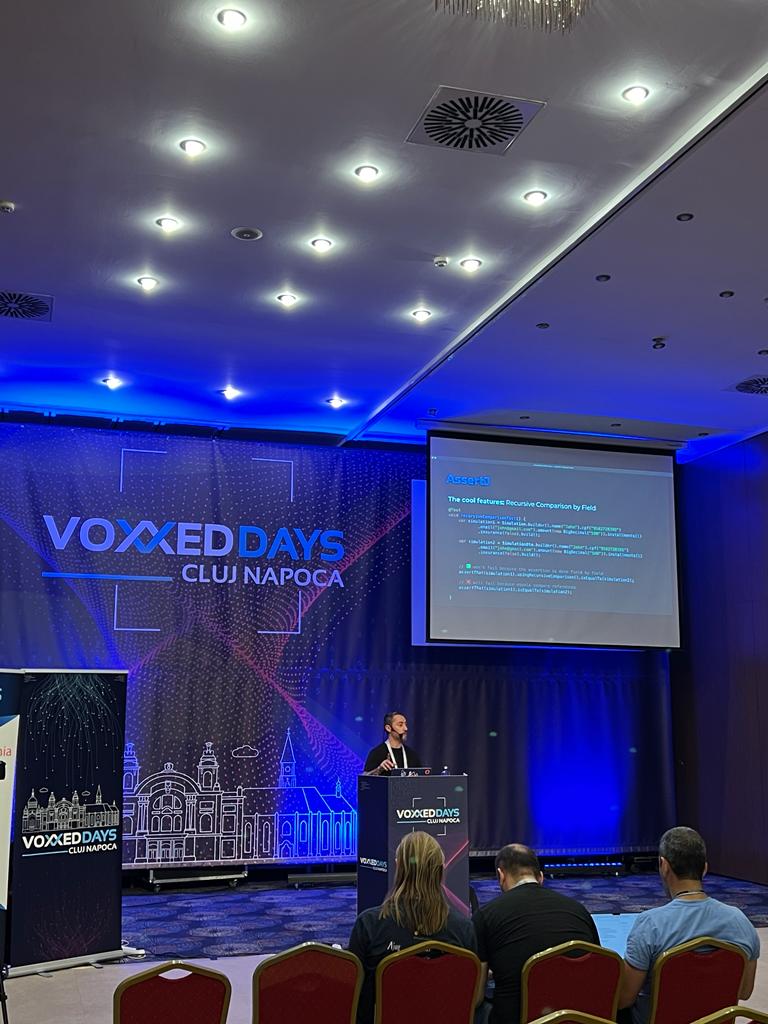 VoxxedCluj's tweet image. Let&apos;s welcome @eliasnogueira who will show you 5 libraries you can use, as a Java Developer, to improve the application quality with real-world examples. #itisfun #vdcluj2023