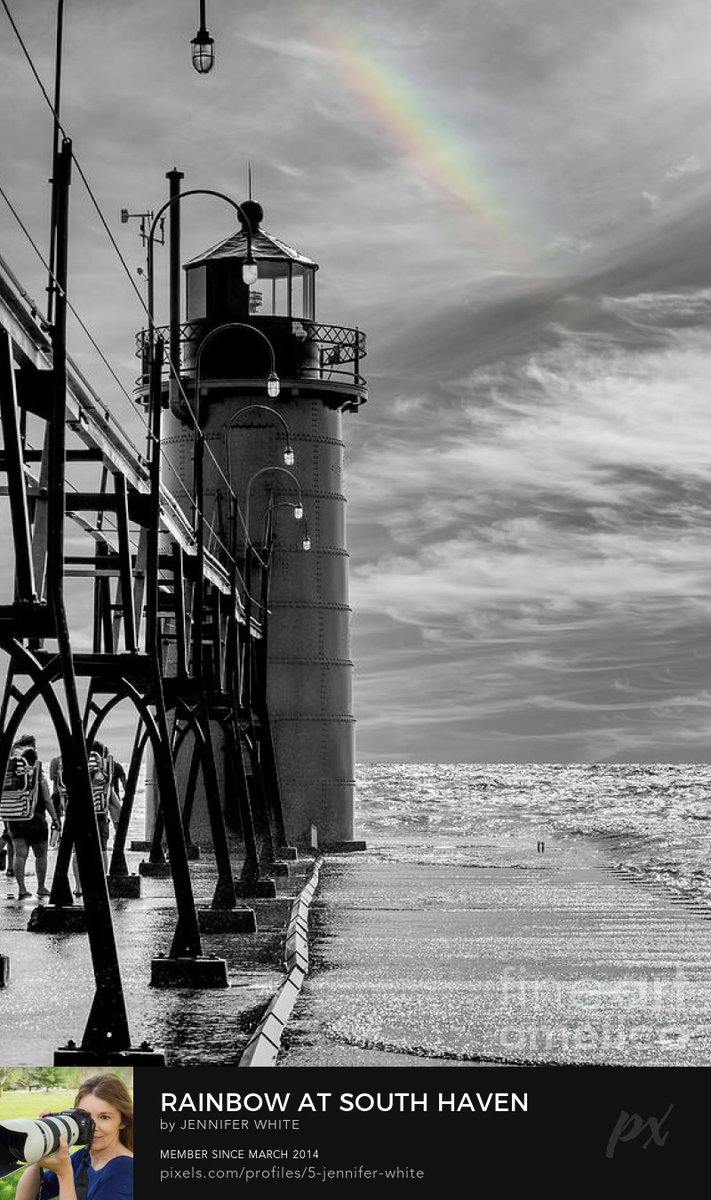 TMomPhotography's tweet image. A selective color photo of an evening at the South Haven Lighthouse on Lake Michigan in Michigan. The sunlight through the clouds casted a rainbow near the lighthouse @FineArtAmerica
5-jennifer-white.pixels.com/featured/rainb…
#selectivecolor #buyintoart #artgallery #fineart