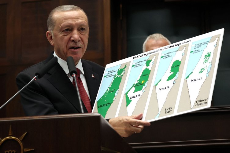 webwizyon's tweet photo. Başkan Erdoğan'ın barış diplomasisi dünyada gündem! 'Gerilimi azaltmada rol oynayabilir!'

Başkan Recep Tayyip Erdoğan'ın İsrail Filistin arasında yaşanan krize ilişkin attığı adımlar dünyanın gündeminde... Türkiye'nin çatışmaya arabuluculuk yapmak için harekete geçti. https://t.co/uUKD5jOAzT