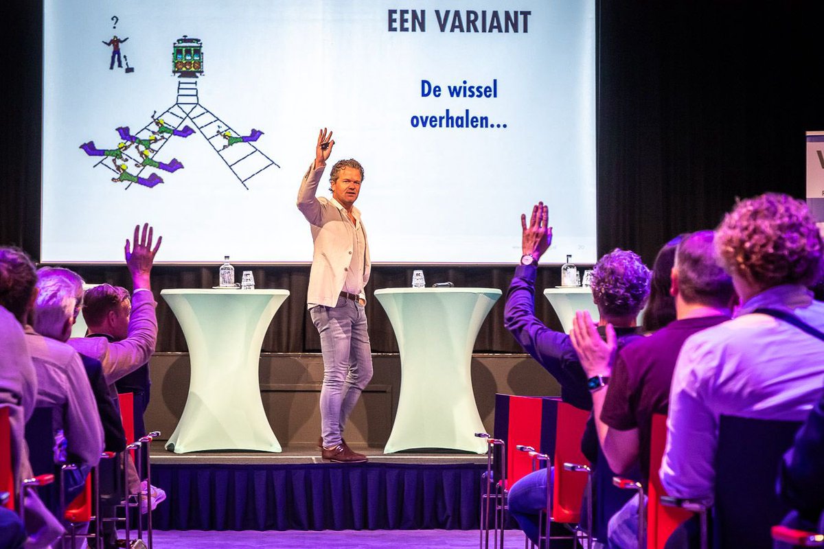 VexpanTweet's tweet photo. Er wordt nog volop gepraat over de Keynote van spreker @andersjansen 

5x input voor in het voorhoofd 

De plek waar je keuzes en plannen maakt.

‘Als jullie vandaag oplossingen gaan bedenken dan komt dat ook in het voorhoofd’ 

#nationaalparkeercongres https://t.co/0RyFrTRLL4