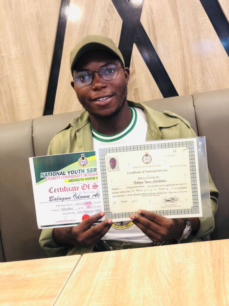 Noble_Agba's tweet photo. Alhamdullilah 

One year of National service completed. I've duly obeyed the clarion call.

God Bless Nigeria 🇳🇬 

#NobleoftheUniverse https://t.co/td6sbPmCtd