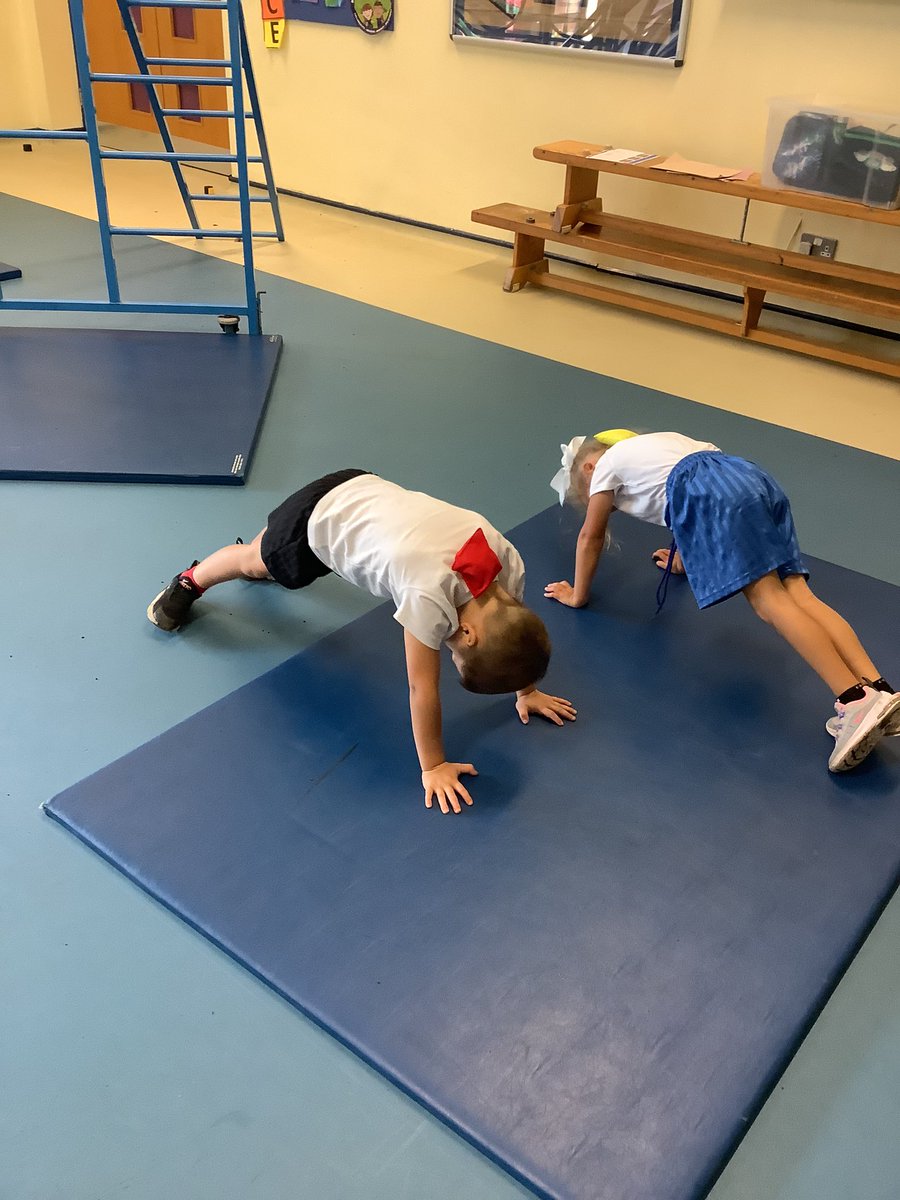 murdishawwest's tweet image. Balances, jumps, travelling and rolls! We’re showing so much progress in our gym lessons! #mwcpsport