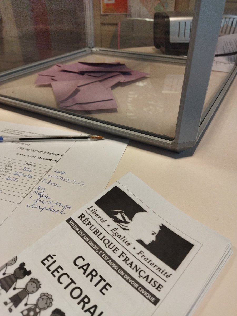 CE1V_Hugo's tweet photo. Aujourd'hui, nous avons élu nos délégués de classe. https://t.co/HOdJWyW3yr