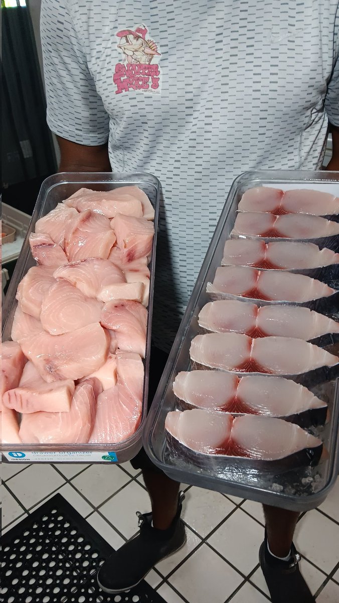 Snapper_Mikes's tweet photo. Thursday is here and what we have available so far is :
Swordfish 
Wahoo
Salmon 
Yellowfin Tuna 
Mahi Mahi 
Red Snapper 
Grouper 
❌️ Attention Customers ❌️
Tomorrow Friday October 13th is Jazz's Birthday we will be closed. And back open regular hours Saturday 😎
#SnapperMikes https://t.co/XviDrwHQN4