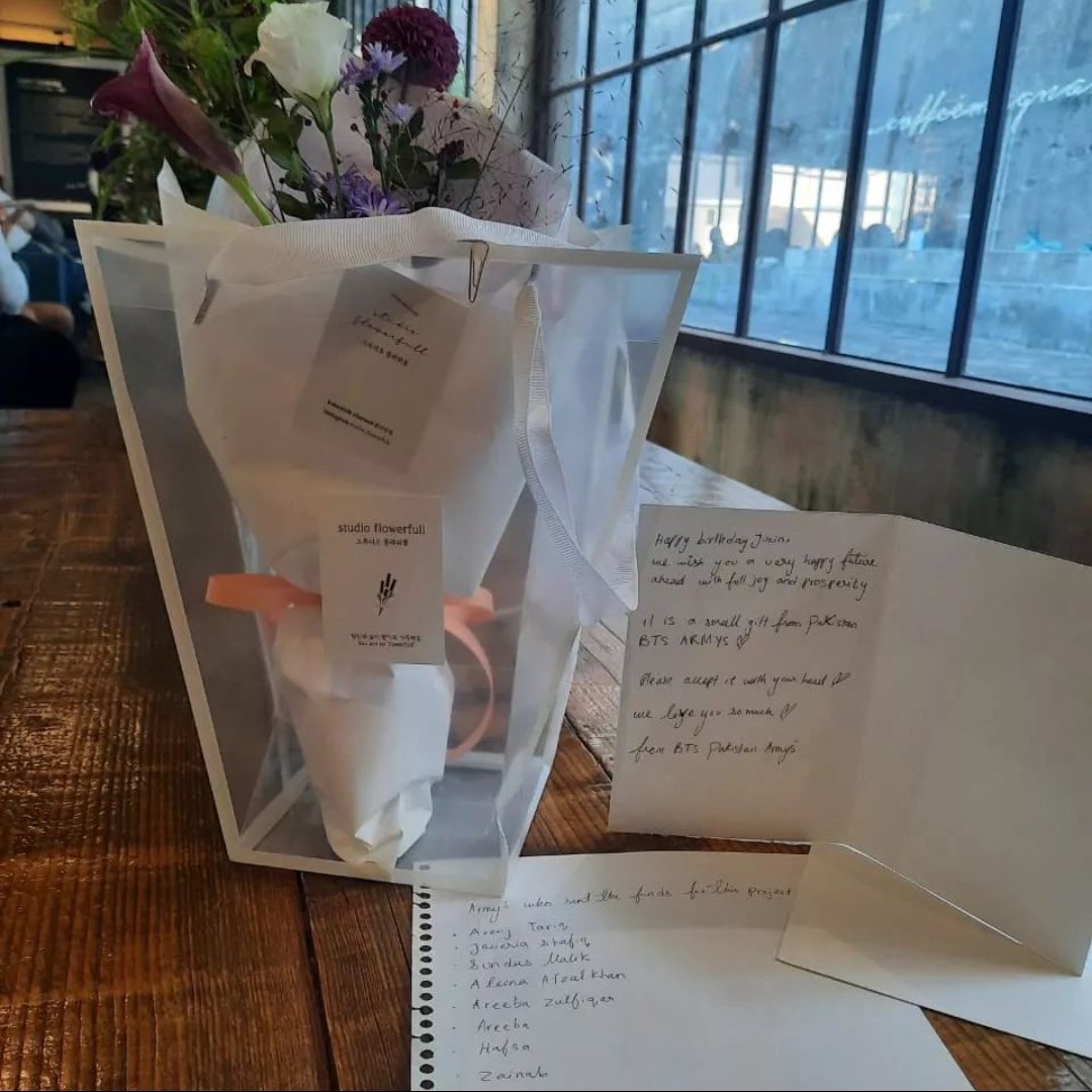 btspkwevoting's tweet photo. We're happy to announce that we've successfully completed our First Ever Jimin's Birthday Project in Korea, with the help of ARMYs contribution.🎉💜
The bouquet and card along with the names of ARMYs who contributed in this project has been sent to Jimin's Dad's cafe in Busan. https://t.co/j4Dys7Yge7