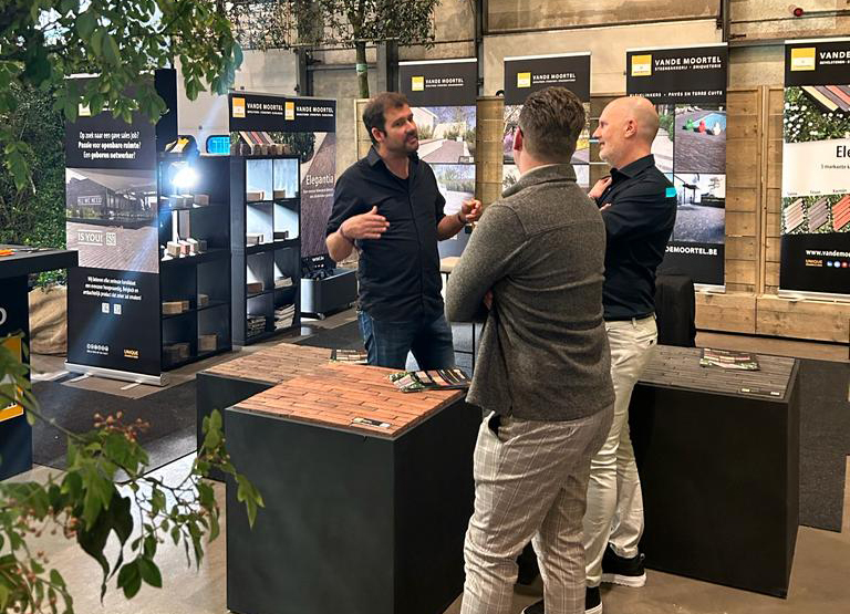 Ontdek ons uitgebreid ecologisch assortiment straatbakstenen tijdens #MeestersInDeTuin!

PROFESSIONALS
📆Donderdag 12/10/23
🕐16:30 - 23:30u

CONSUMENT
📆Vrijdag 13/10/23
🕐13:00 - 18:00u

📍 Inspyrium, Beerseweg 45 in Cuijk, NL
🎫 Tickets? bit.ly/3RROGrp

 #meesters2023