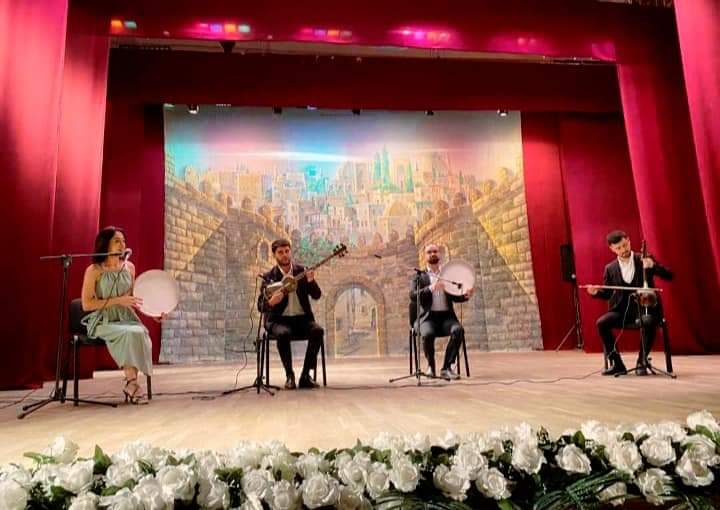 MerdekanMS's tweet photo. 17 sentyabr 2023-cü il tarixində Mərdəkan Mədəniyyət Sarayında “Milli Musiqi günü”nə həsr olunmuş tədbir keçirildi. Tədbiri sarayın təşkilatçısı K. Rəcəbova açaraq bildirdi ki, “Milli Musiqi Günü” dahi Üzeyir Hacıbəyovun doğum günü ilə bağlıdır. https://t.co/pvgJDrUz5B