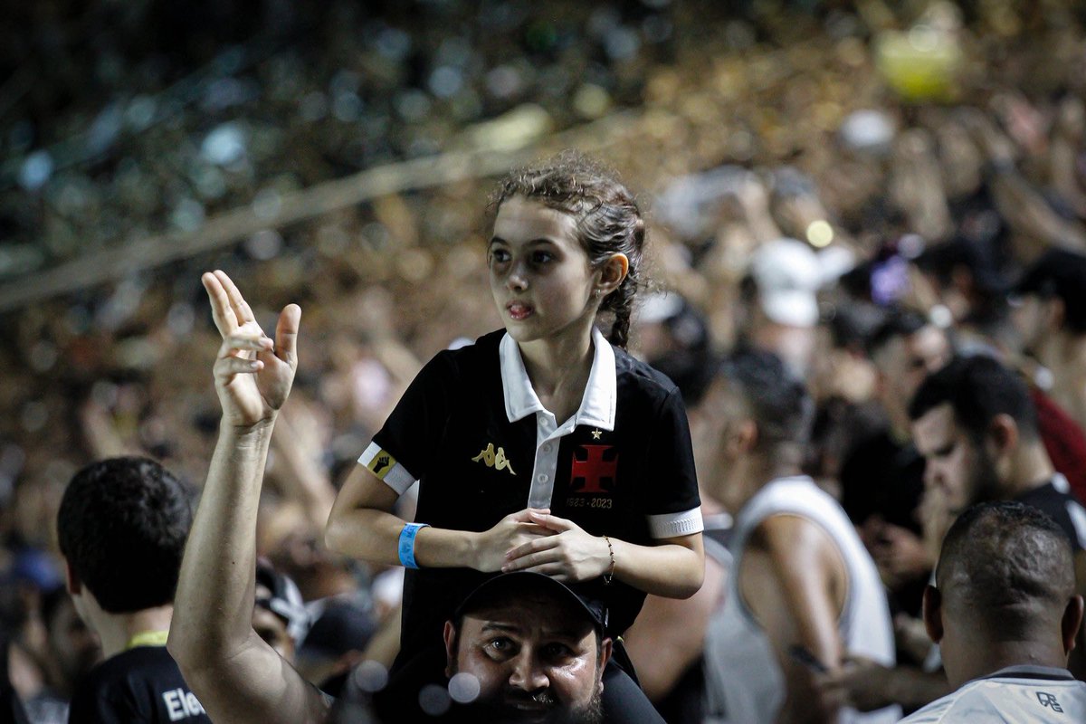 Enquanto houver um coração infantil, o Vasco será imortal 💢

📸: Leandro Amorim e Matheus Lima | #VascoDaGama 

#DiaDasCrianças