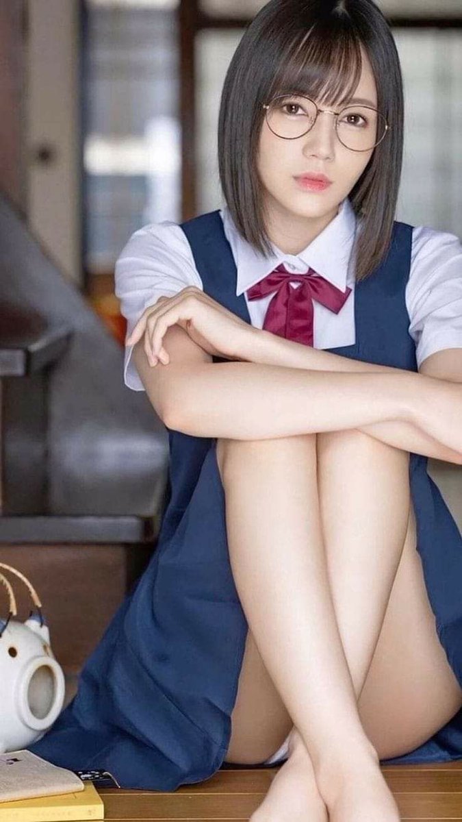 tandem_jp's tweet photo. #制服女子 #cutegirl #眼鏡 https://t.co/NzQxrhMqmp
