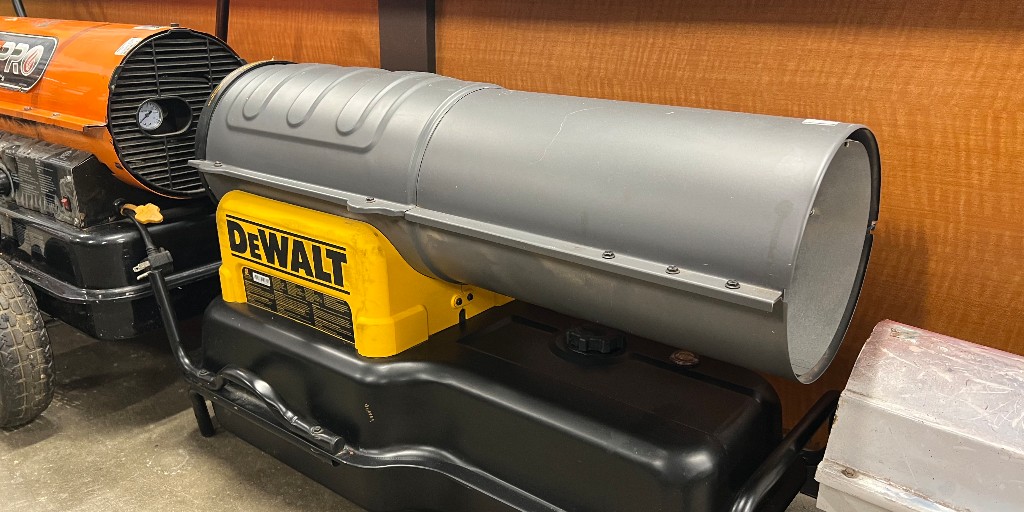 Hardcorepawn's tweet photo. Chilly job site? No problem! This #DeWalt heater keeps you toasty and the work on track. Get yours today and stay ahead of the cold weather!
#DeWaltHeater #heater #toolsofthetrade #constractor #builder #renovation #homeimprovement https://t.co/uUgYV3khbN
