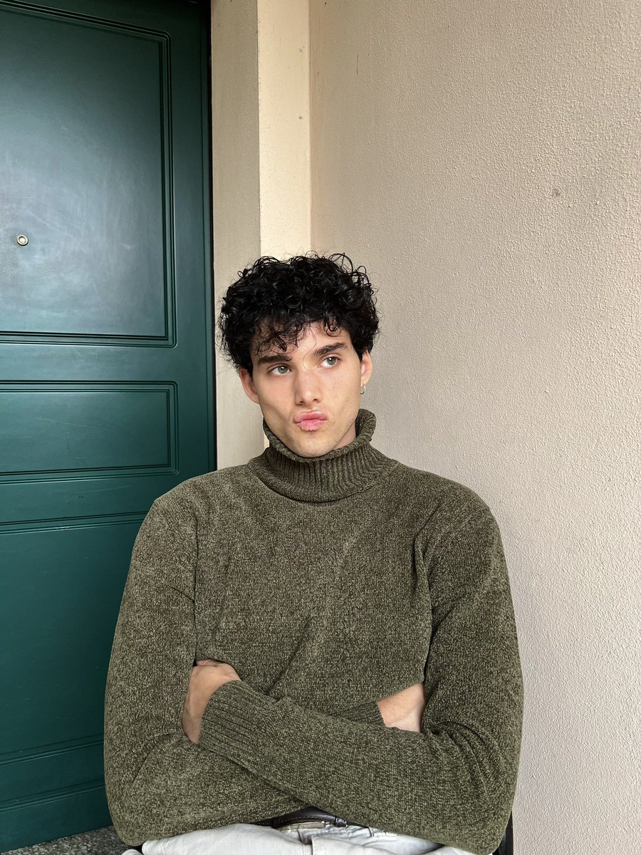 kissin’ and hope they caught us