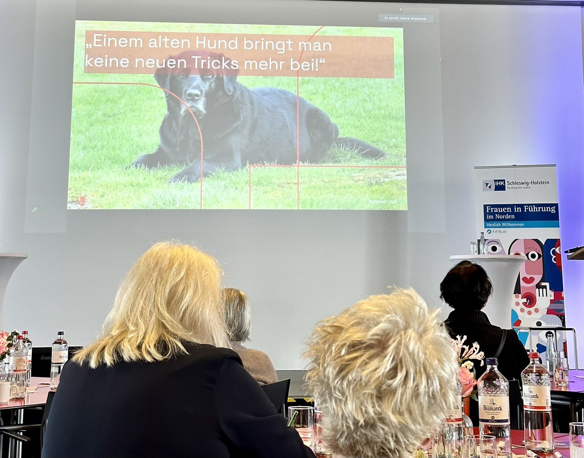 FSternfeld's tweet photo. @IHK_Luebeck @SabineBendixen Mythos 4: „Alle wieder ins Büro, dann klappt das schon mit der Kommunikation …“
Mythos 3 „Einem alten Hund bringt man keine neuen Tricks mehr bei!" > hier hilft das wissen um Neuroplastizität > man kann immer lernen! #fifin https://t.co/HcKSNOgqIO