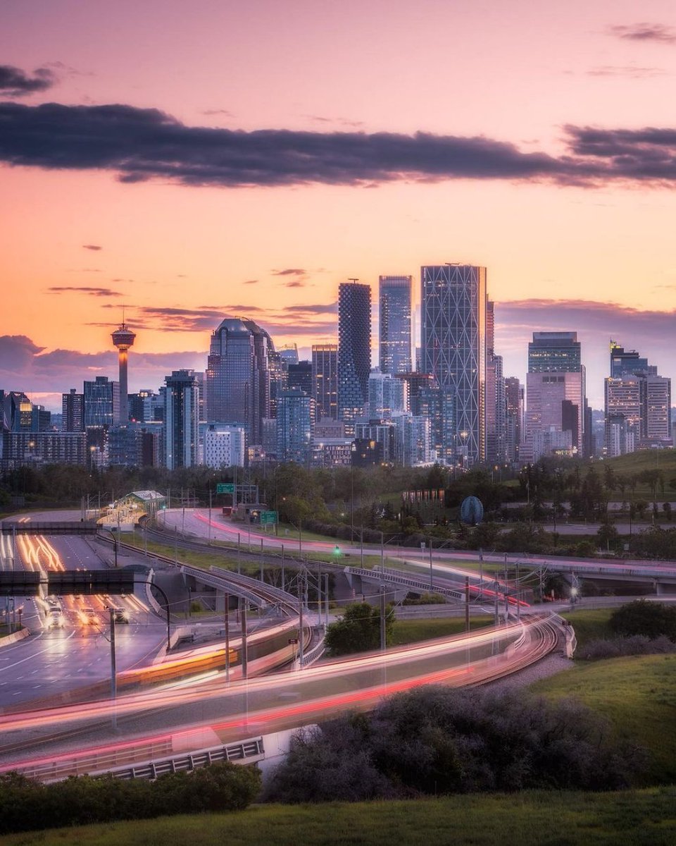 EmbCanChile's tweet photo. 🍁 El último índice de ciudades más habitables del Economist Intelligence Unit incluyó a Vancouver (5º), Calgary (7º) y Toronto (9º) entre las top 10.

🇨🇦 ¿Conoces otras ciudades de Canadá? ¿Crees que alguna otra merece estar en la lista?

¡Danos tu opinión! #CiudadesHabitables https://t.co/SwjWrfw2lG