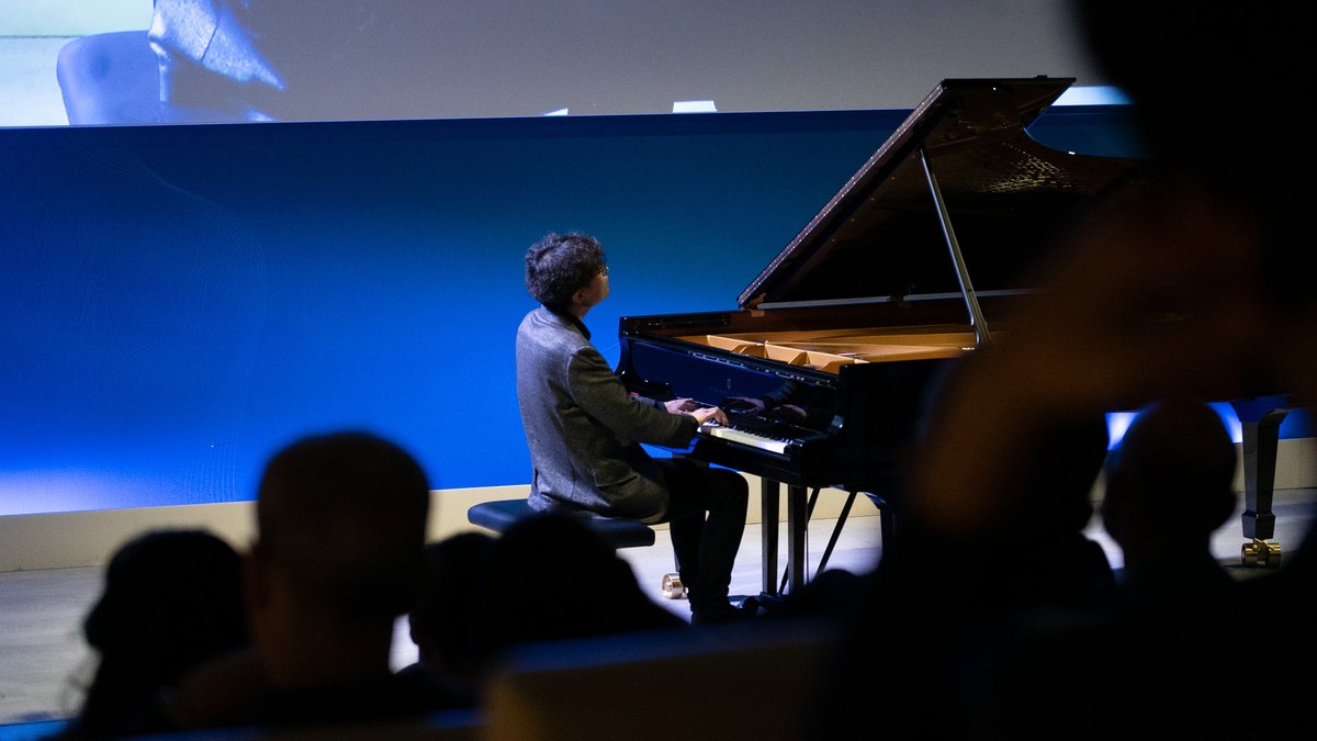 SCOR_SE's tweet photo. We welcomed esteemed pianist Qing Li to our Paris office today. The concert was a hit among our employees and served as a great reminder of the importance of "art" in the Art & Science of Risk.
#InsideSCOR #piano https://t.co/S2f5MJu5V2