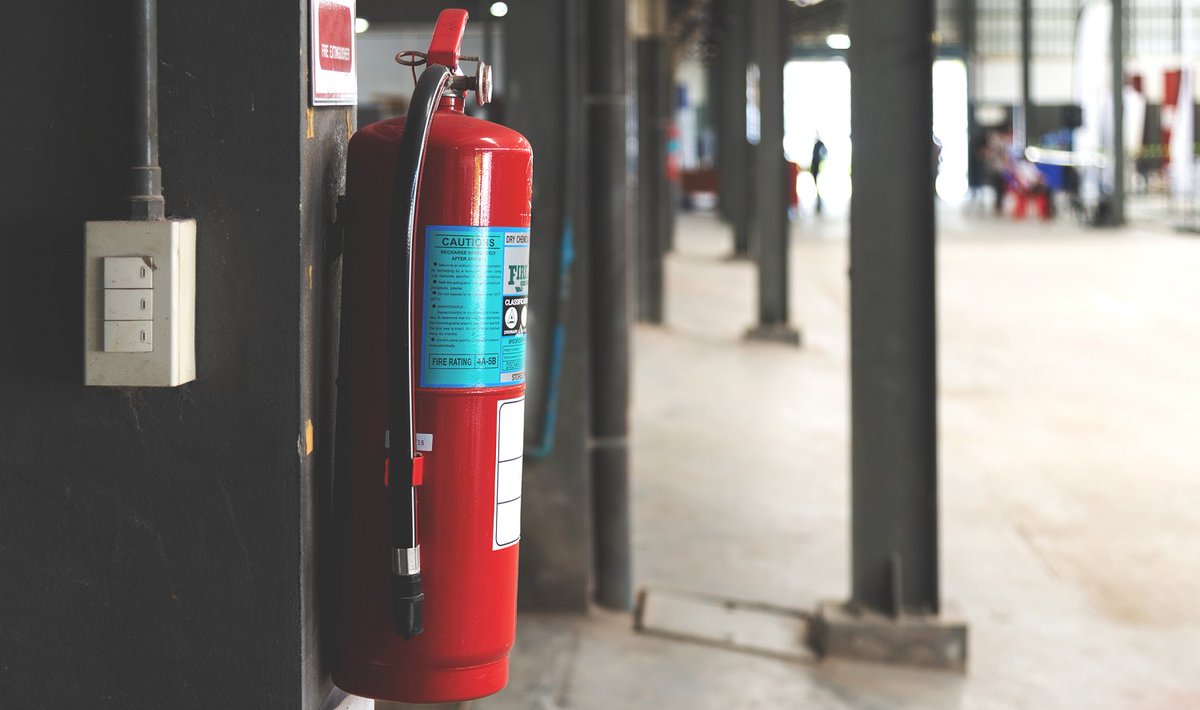 USDOL's tweet photo. FACT: Fires are one of the most common workplace emergencies.
If a fire occurred at your workplace, would you know whether to fight it with a portable fire extinguisher or evacuate? https://t.co/arN8kBIMco