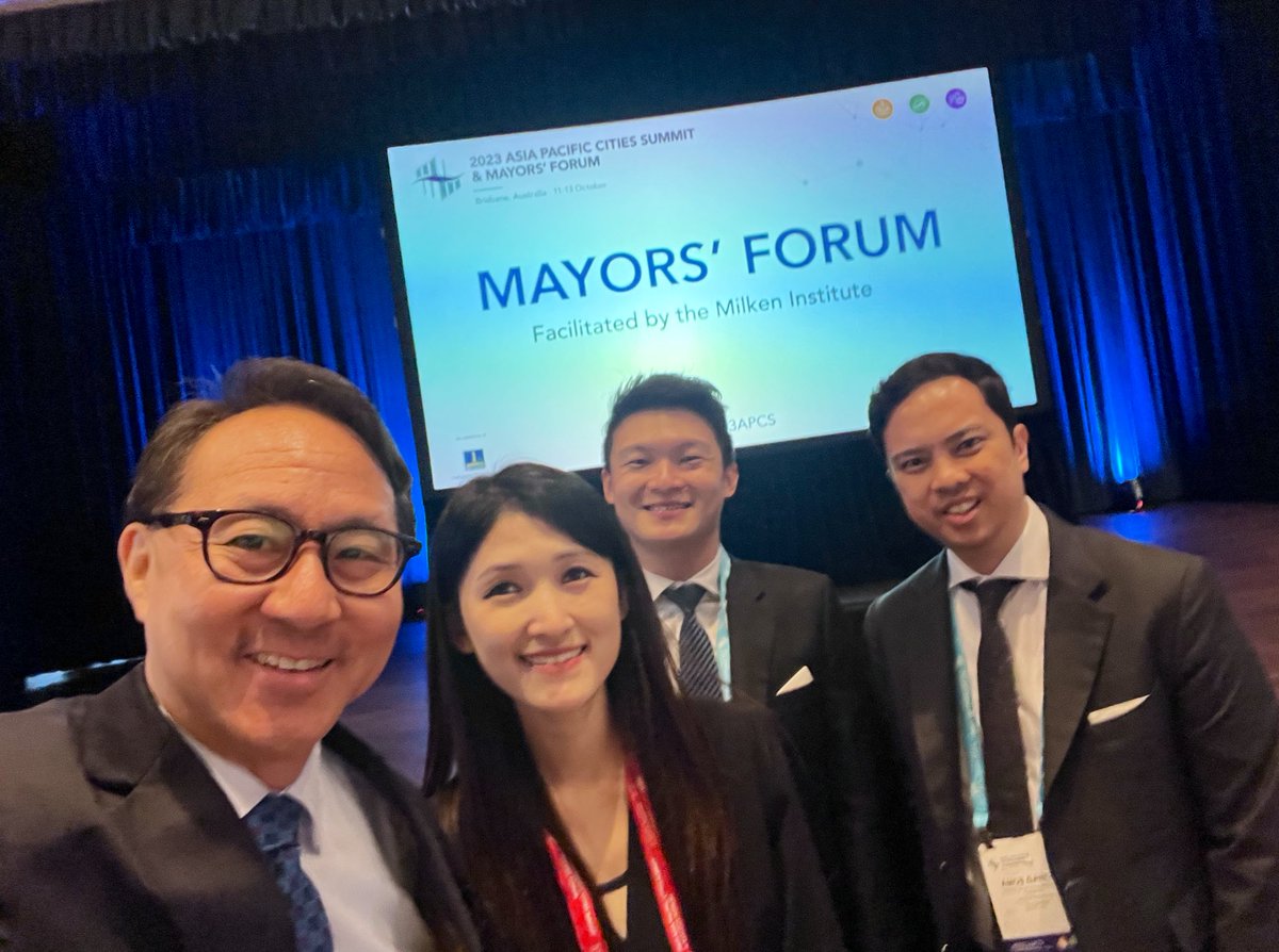 CurtisSChin's tweet photo. @brisbanecityqld @brisbanetimes @Queensland @StevenCiobo @goesamos @yeensight @LaurenSorkin18 @RCitiesNetwork @MilkenInstitute @APCSummit @BloombergAU @BloombergTV @business @haslindatv @NinaHachigian @9NewsQueensland @Oriel_Morrison @BloombergtvID @bne_lordmayor @iocmedia @VisyIndustries @KarishmaJourno @opinion Back to this #AsiaPacificCitiesSummit & Mayors’ Forum #2023APCS 🧵 thread from beautiful #Brisbane, #Australia 🇦🇺.
Definite highlights so far: co-facilitating the drafting of the Accord, meeting with #TeamPH #Philippiness & hanging with the Right Honourable @bne_lordmayor! https://t.co/QVd3UMfnjv