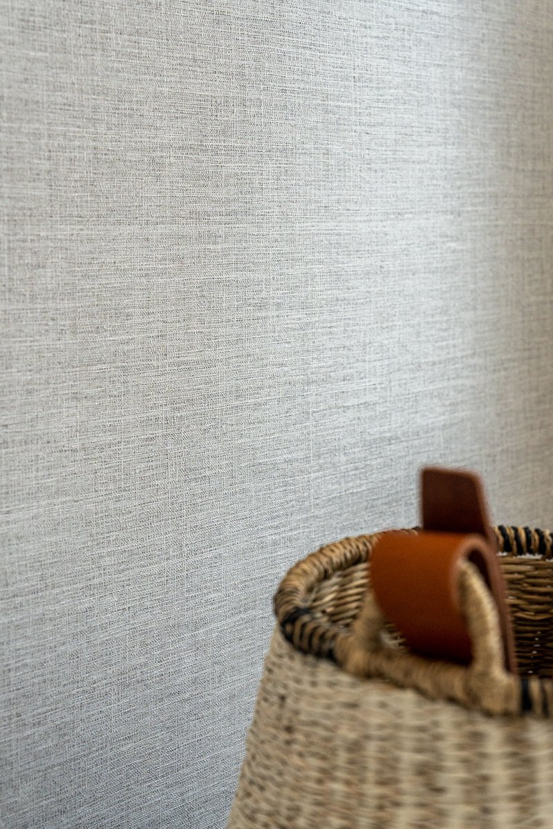 Discover Ladon, a tribute to the innovation of the Jacquard loom. Crafted from 100% polyester, it offers a linen-like look with a bold twist. Explore: vescom.com/en/wallcoverin… #new #textile #wallcovering #polyester #linenlook