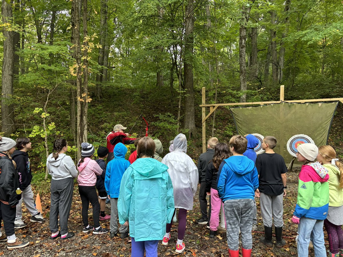 5thcampblue's tweet photo. Ready for the Hunger Games!! @OtsegoGrade5 https://t.co/j3PQKhBm7H
