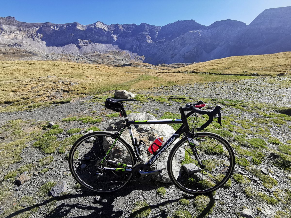 jakes_larre's tweet photo. Beste egun bat paradisuan #troumouse #2107m 🚴 #pirinioak https://t.co/S1j8xhv6Ku