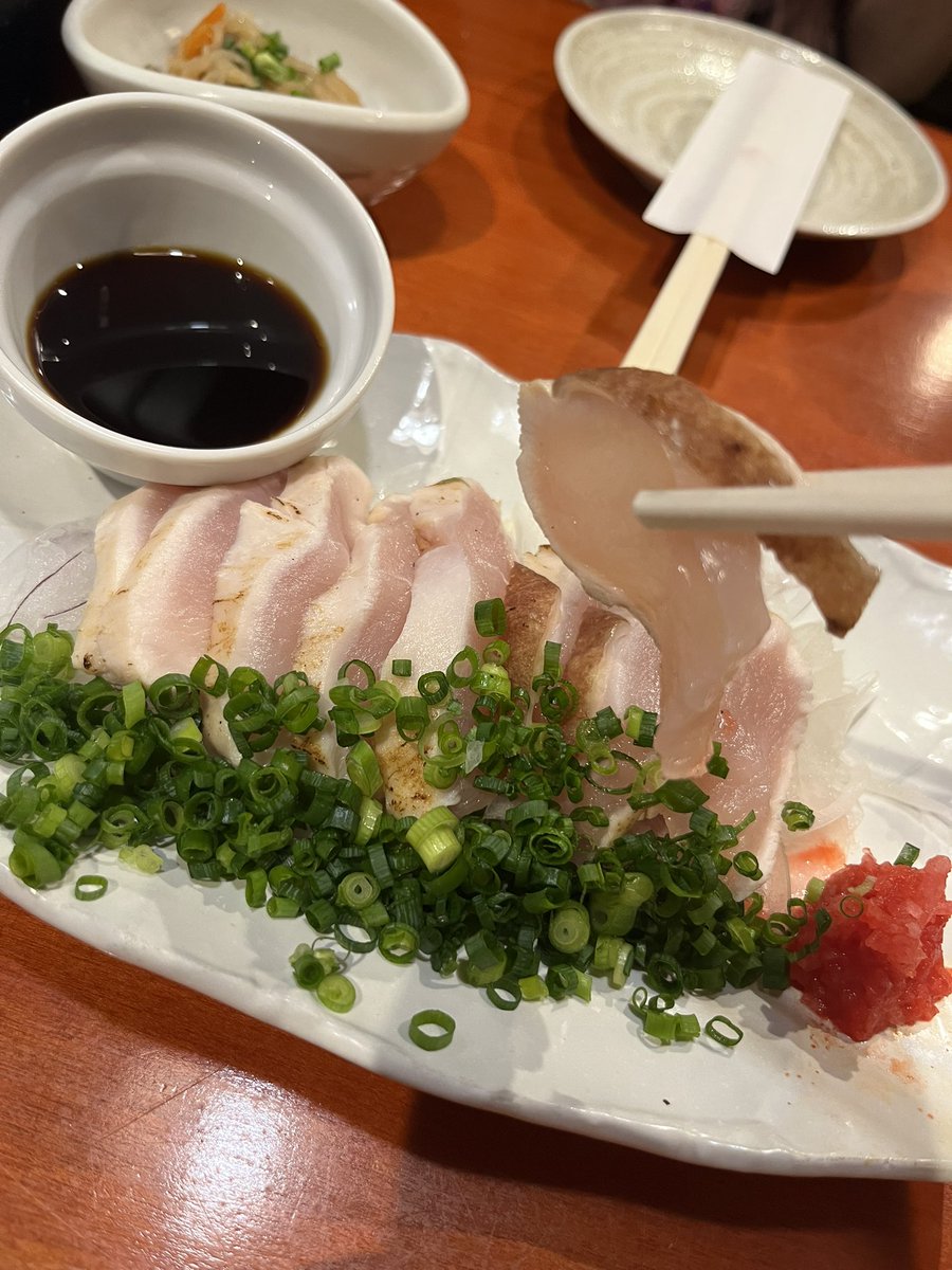 odorimu_rika's tweet photo. 東京に到着✈️
久しぶり^_^大好きなどころです
東京で初めでご飯は焼き鳥と鳥お刺身です🥰 https://t.co/u1gge4QBMJ