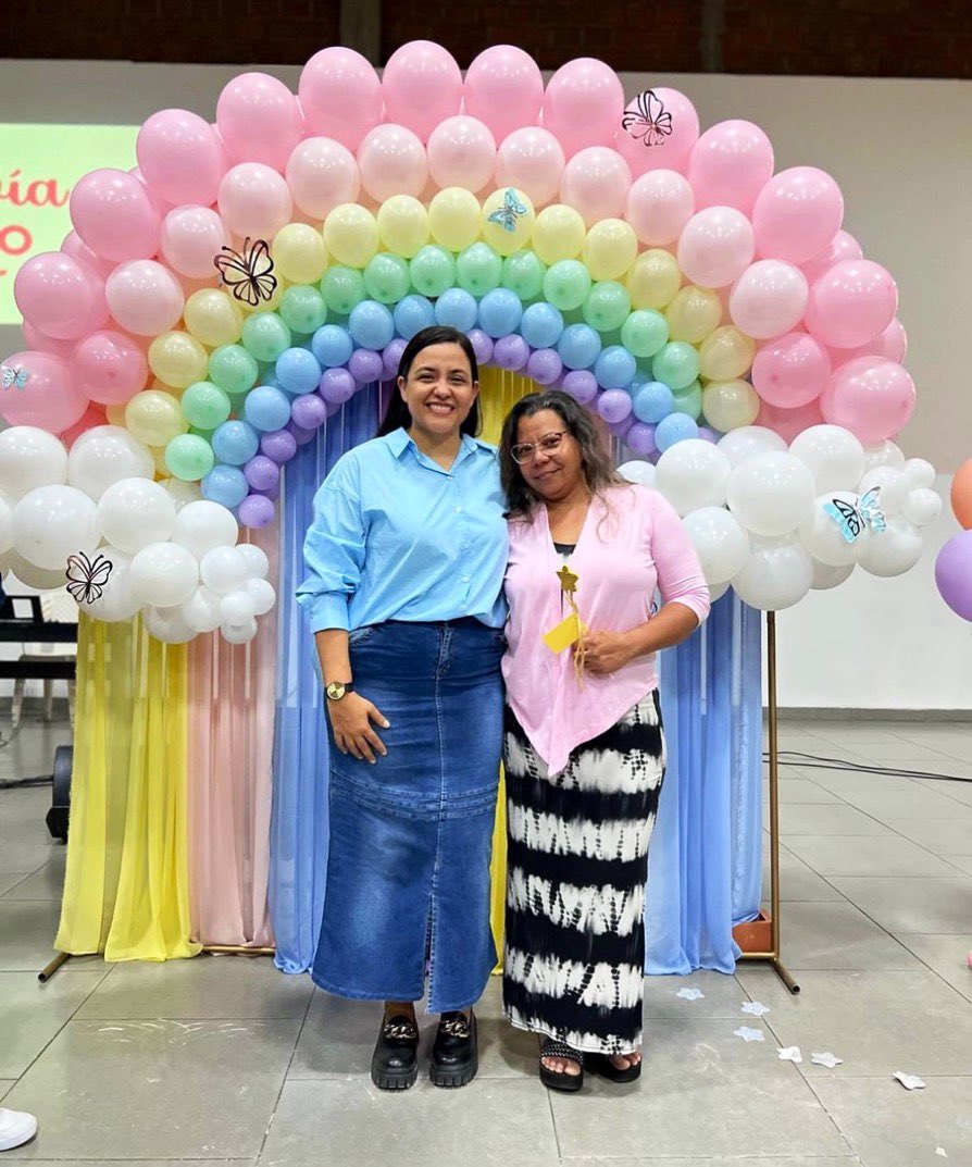auraisabelgs's tweet photo. ¡Todavía puedes soñar! Precioso tiempo con amigas de Decepaz, Cali, en el que, en un ambiente cercano y espiritual, nos recordamos de lo serio que toma Dios nuestros sueños y hasta nuestro suspiro más oculto. 

Un mover de Dios hermoso. A Paula y su grupo: gracias. 🫶🏽 https://t.co/3Hx2ZXponF