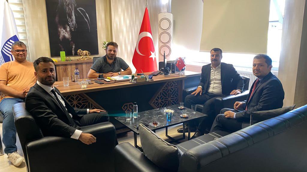 Deva Partisi Gaziantep İl Gençlik Politikaları Başkanlığı olarak,
Şehitkamil Gençlik Politikaları Başkanımız Mustafa Kanat  ve 
Şahinbey Gençlik Politikaları Başkanımız 
Mehmet Bozkurt ile beraber 
E.dönem Şehitkamil Gençlik Politikaları Başkanımız Murat Sarı’ya emek ve