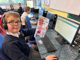 downpatrickps's tweet image. The Foxes class have been using Just 2 Easy in the Hub to learn more about coding during Coding week. We used our knowledge of 2D shapes to program commands in Logo and draw a square. #codeweekeu @CodeWeekEU