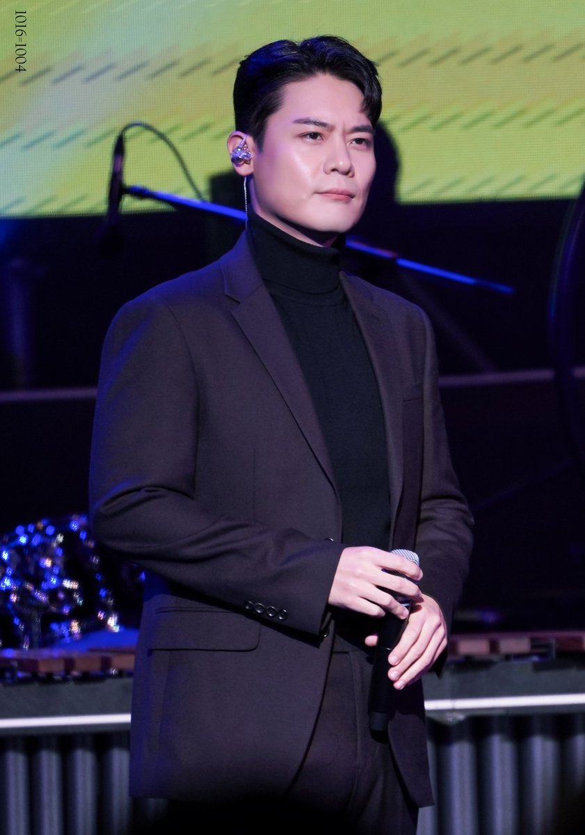 231012 삼성디스플레이 무지개 페스티벌
#유채훈 #라포엠 #팬텀싱어

얼굴,분위기 난리 남