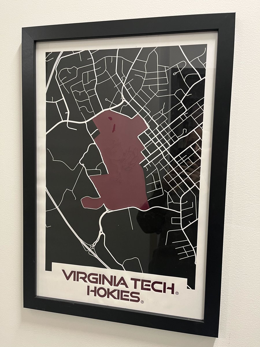 𝐆𝐀𝐌𝐄𝐖𝐄𝐄𝐊 𝐆𝐈𝐕𝐄𝐀𝐖𝐀𝐘!

Get this Blacksburg print, perfect for Homecoming week! We're selecting five donors who repost this and follow our account. 

Winners will be announced Friday 📅
