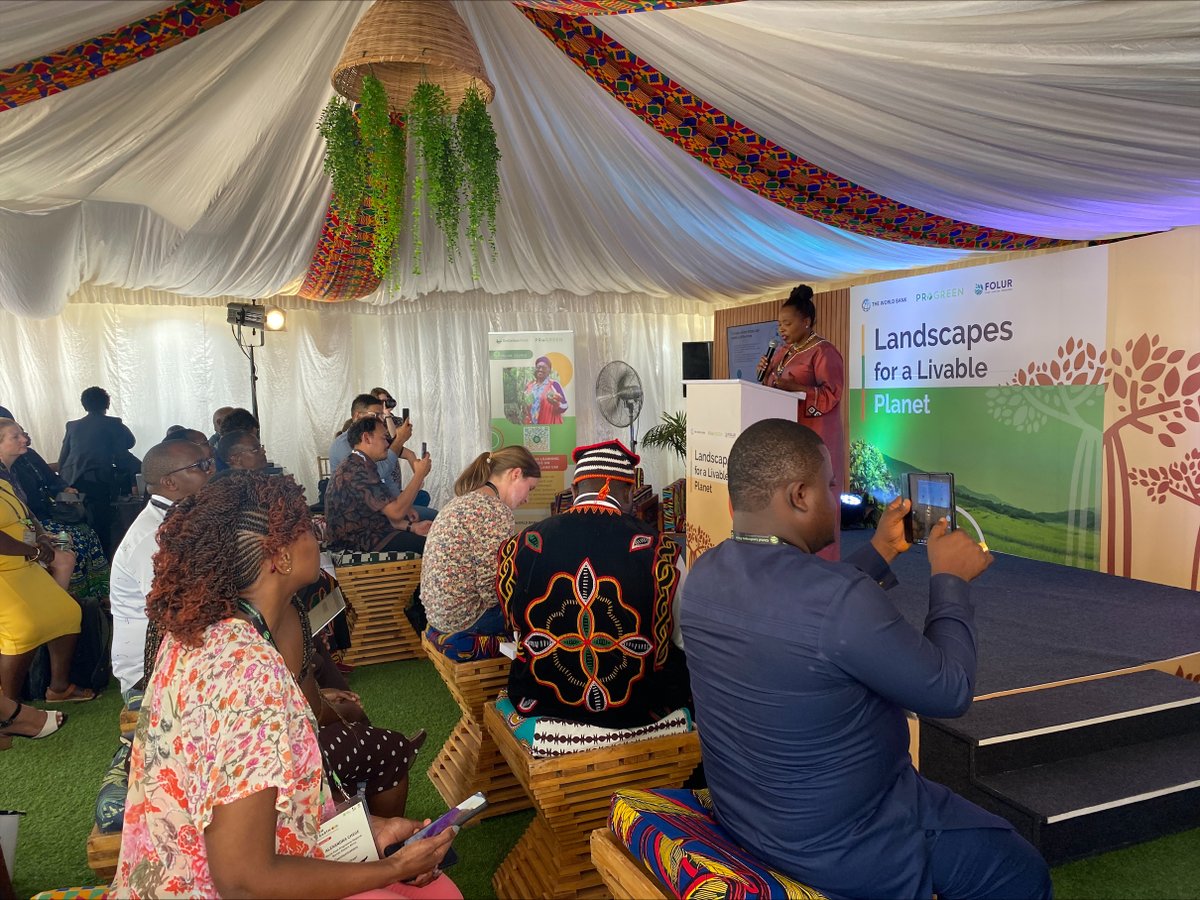 We were delighted to welcome @elianeubalijoro, CEO of @CIFOR_ICRAF, to the @WorldBank Pavilion at the #GLFNairobi.

We look forward to deepening our partnership to build landscapes for a #LivablePlanet. 

#WB_PROGREEN @FoluRimpact