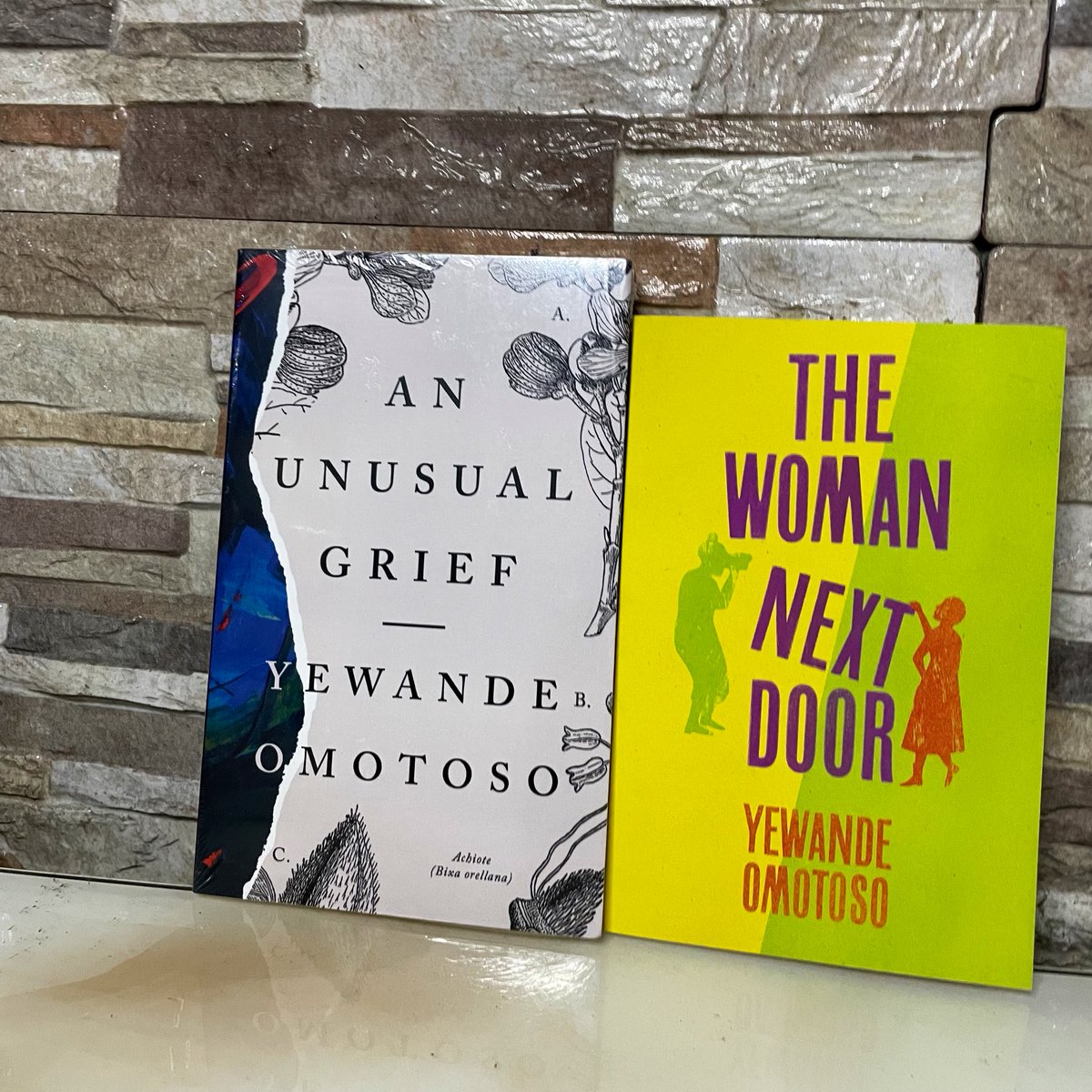 dglasses_girl's tweet photo. A thread of African Fiction you should definitely read📚

Which ones have you read and would you always recommend? https://t.co/LS7c4cN1Ip