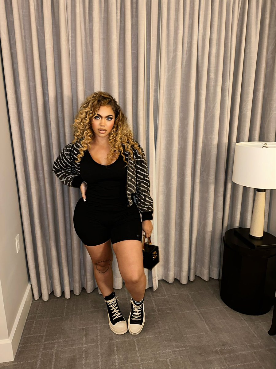 RenniRucci's tweet photo. Jackie Bush daughter🤞🏼🖤✨ https://t.co/8op7J13JUs