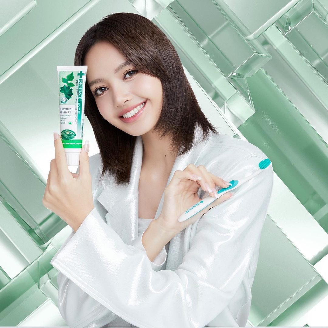 LiliesHome_'s tweet photo. IG by @DentisteTh 

“ Every morning comes with a chance to celebrate your best moments”

#DentistexLISA #LISA #LALISA https://t.co/0iIiVruM2U