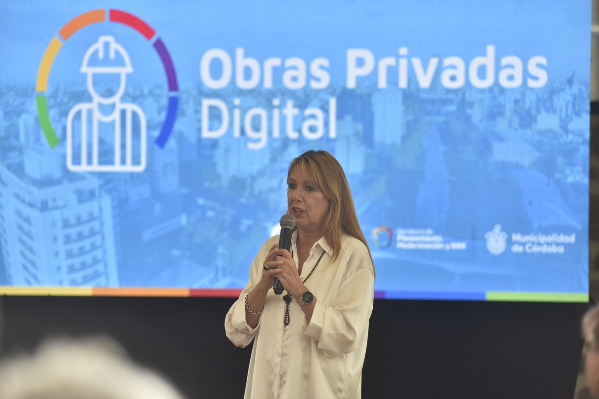 Ale_Torres60's tweet photo. CÓRDOBA➕ MODERNA E INNOVADORA

Junto a @MartinLlaryora  y @ArqDanielRey  presentamos una nueva herramienta digital para agilizar las construcciones de #ObrasPrivadas. En la reunión participaron empresarios, sector académico, cámaras, referentes y desarrollistas de nuestra ciudad https://t.co/uX7P6y6Ury