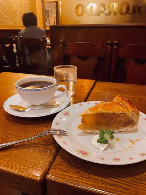 松陰神社コロラドでアップルケーキ。秋だからね(オールシーズンアップルケーキ)