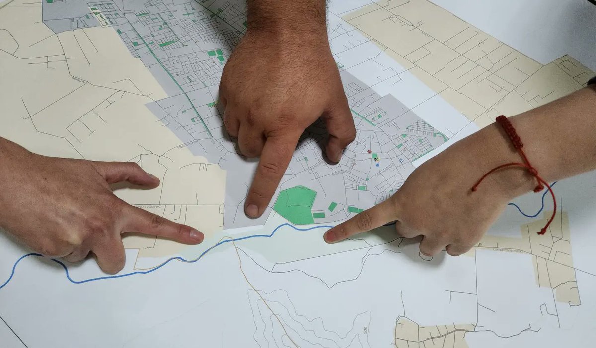 MuniPenaflor's tweet photo. 🌏 Impulsamos #PlanLocal sobre el #CambioClimático 🌞🌧🌪
Comenzamos con los equipos municipales el #TallerParticipativo para crear el #PlanLocal d #CambioClimático, q tiene x objetivo levantar información para un diagnóstico d los efectos climáticos en #Peñaflor 😀 https://t.co/sV32Lgkd7d