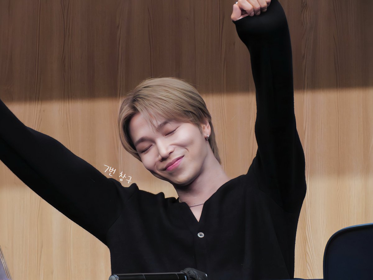 7번 창구 tweet media