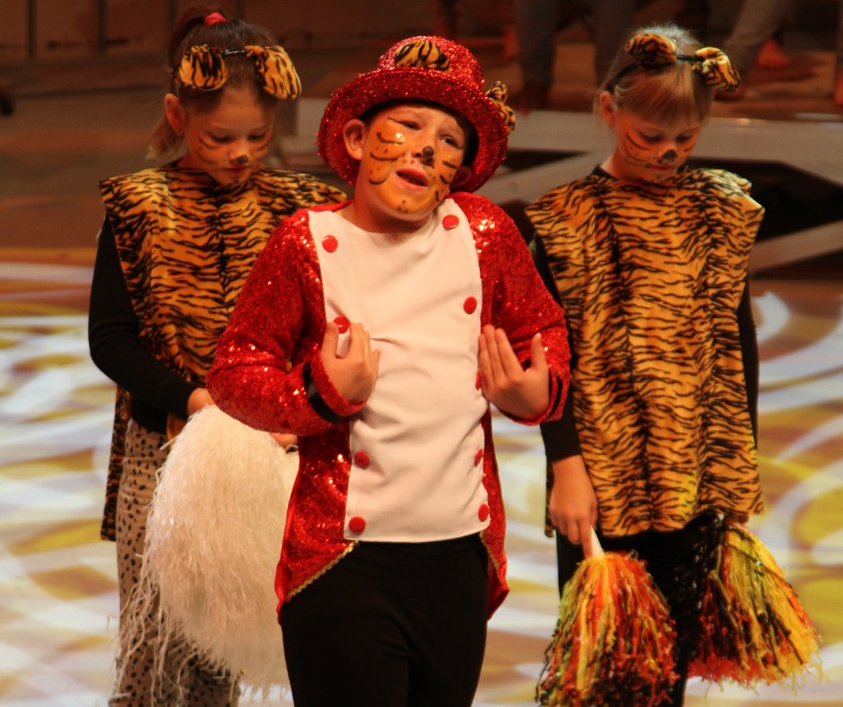 BSB_Brussels's tweet image. Zany Zoo is a hit at Year 4 production!🐒Parents and staff had a 'wild' time as intrepid zookeepers passed Standard Animal Tests while controlling wayward beasts in this enchanting tale of acceptance and respect. Well done to everyone involved!👏
#schoolshow #internationalschool