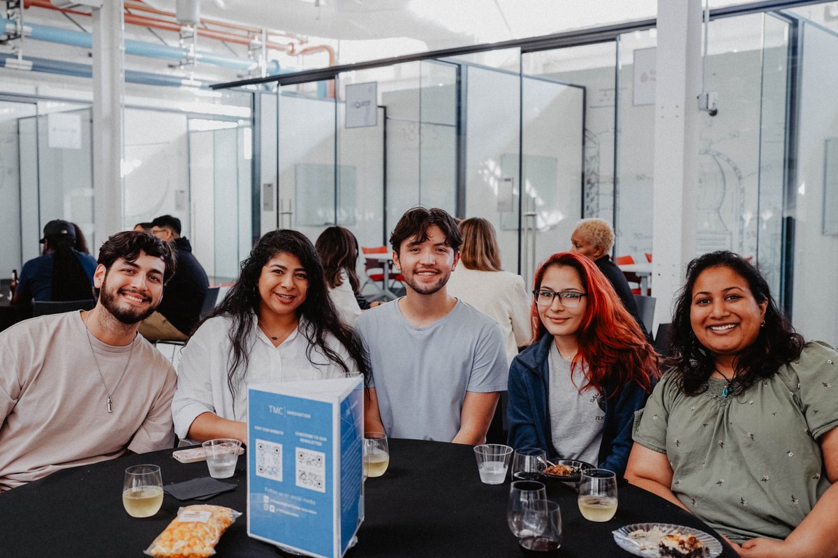 BaylorGenetics's tweet photo. Last week, Baylor Genetics hosted a lively day of mingling and recharging. Our fall happy hour was a perfect blend of connections and inspiration. Thanks to all who joined us for a day of camaraderie. Cheers to fostering teamwork and creating memories together.
#ThinkBG #BGreat https://t.co/5Mwhc1rT6I