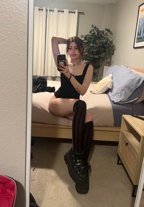 i live in knee highs https://t.co/VmO7Ax5ozp